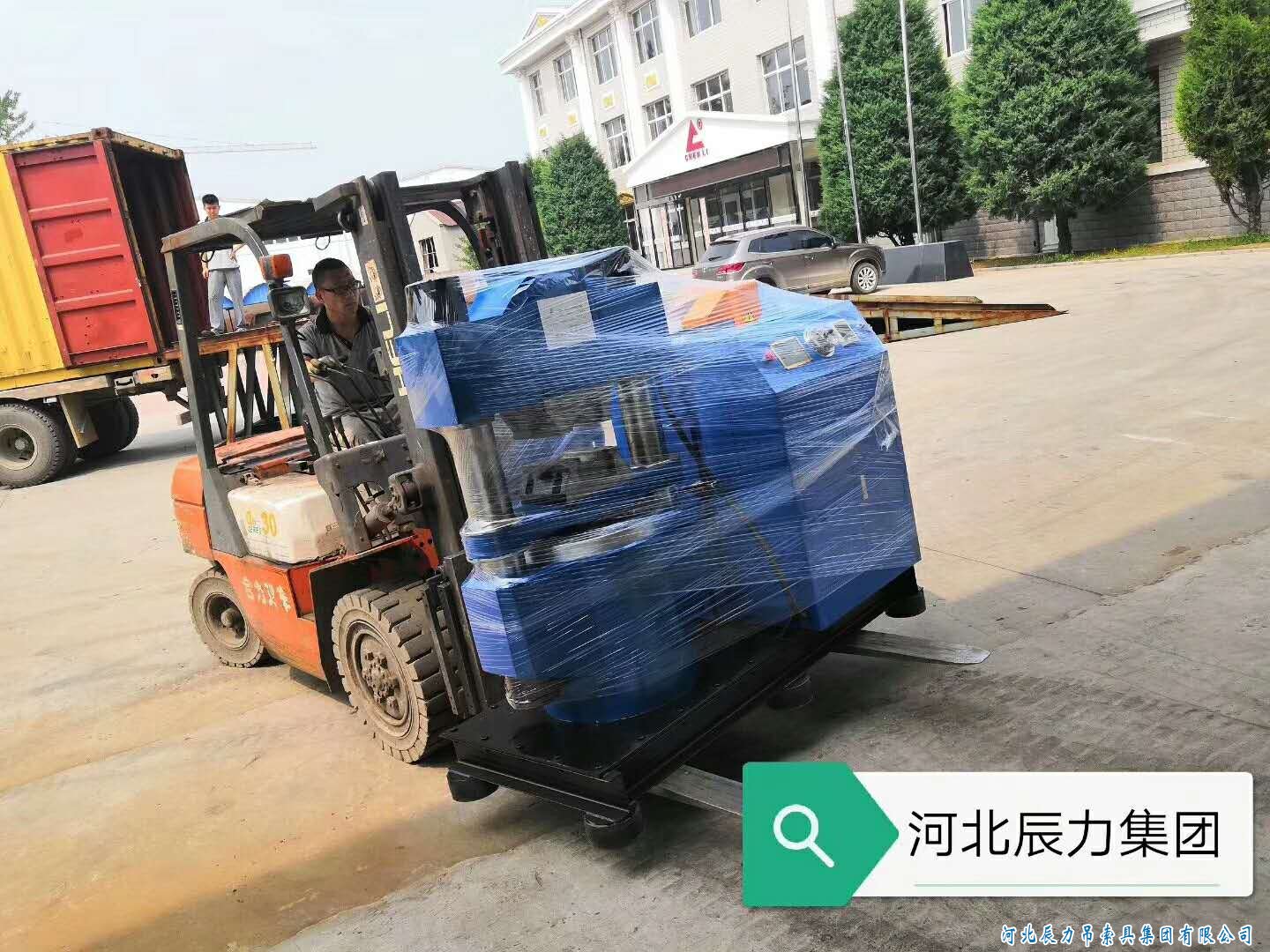 鋼絲繩纏放繩機器，鋼絲繩索具壓制機器，集體裝柜發(fā)貨
